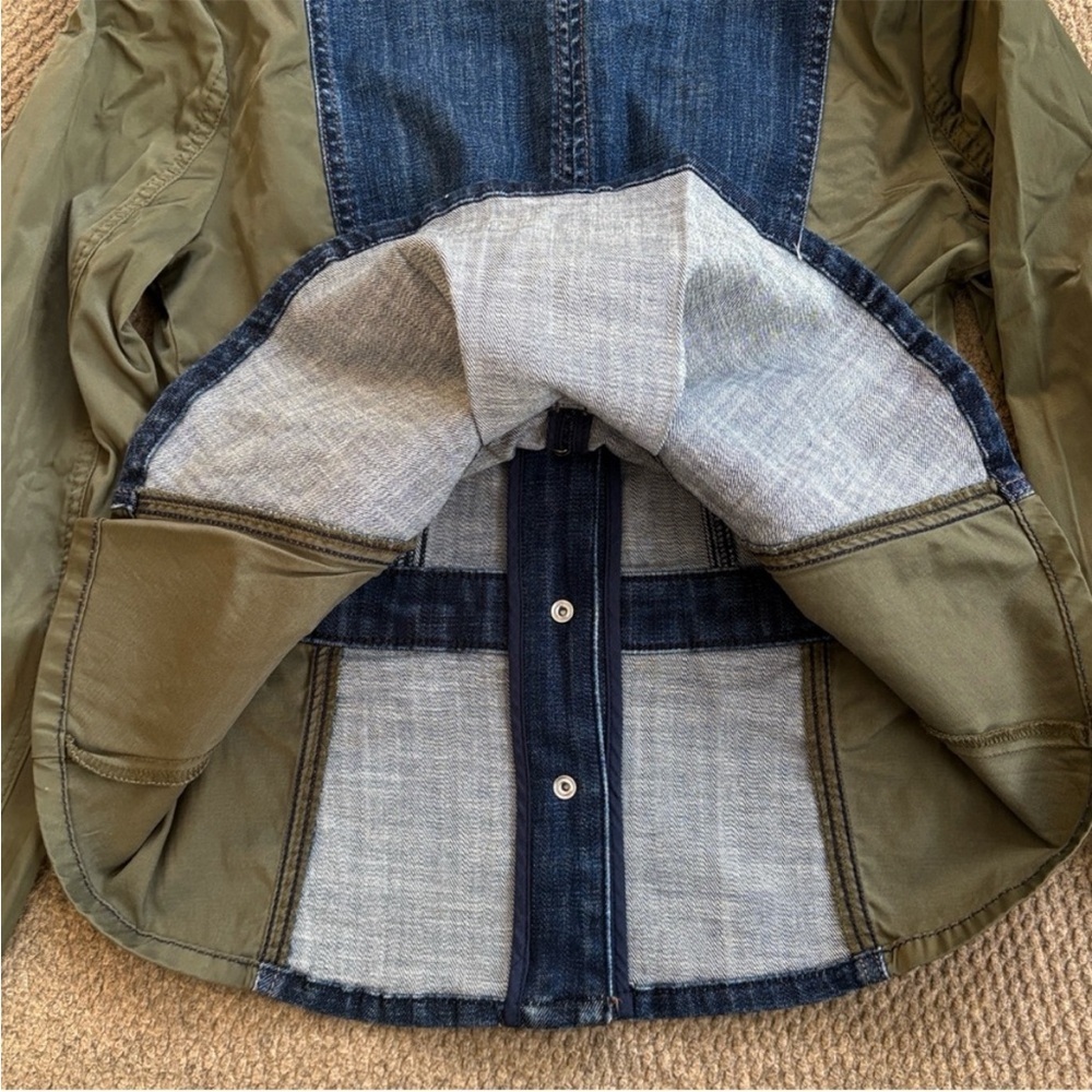 NWT White House Black Market
Novelty Sleeve Trucker Jean Jacket
Size 0 Rtl. $175 - Picture 10 of 10